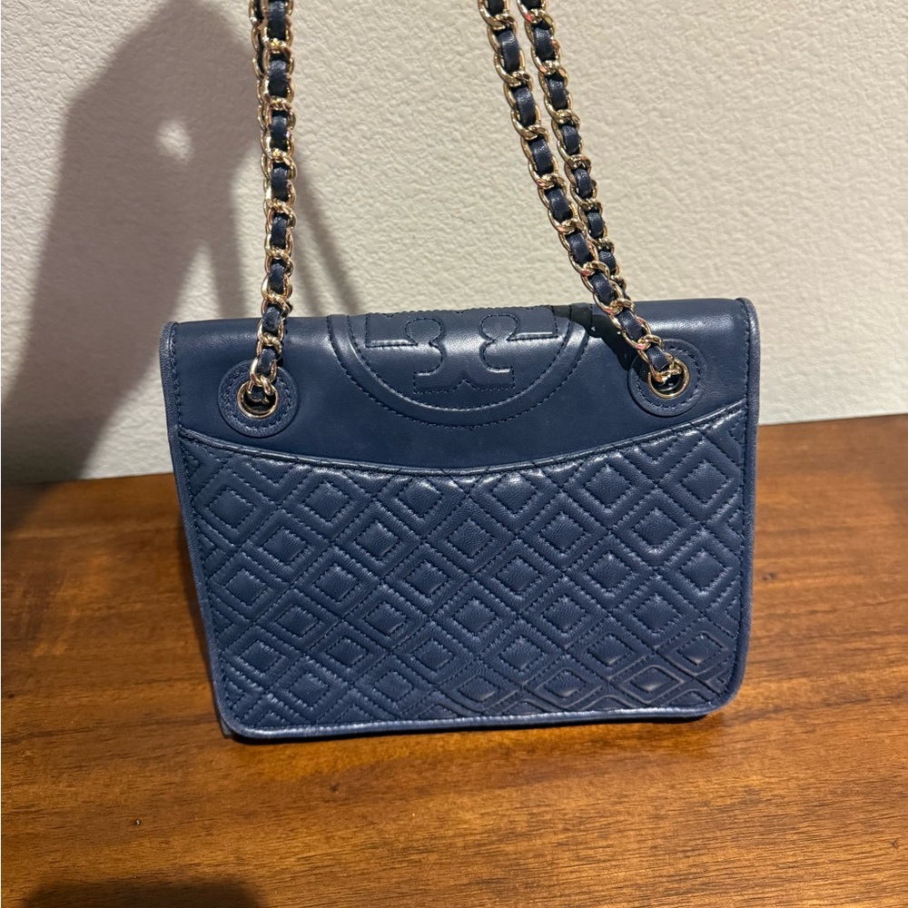 Tory Burch Medium Fleming Quilted Leather Shoulder Bag